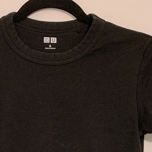 UNIQLO Black T-shirt